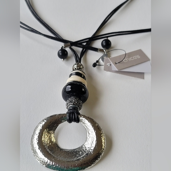 Chico's New With Tags, Hammered Silvertone Pendant Necklace -NWT - Picture 7 of 8